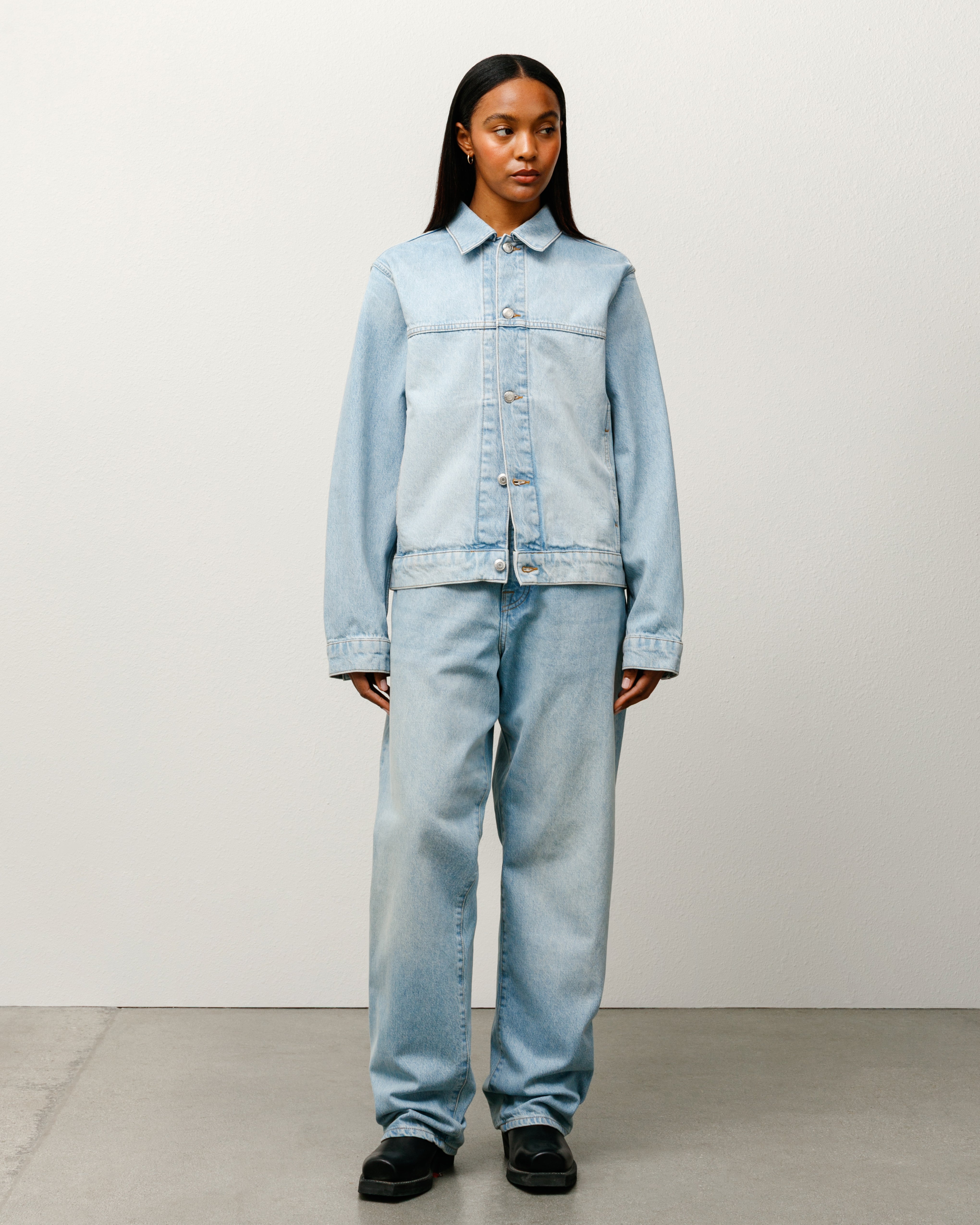 DENIM TRUCKER JACKET