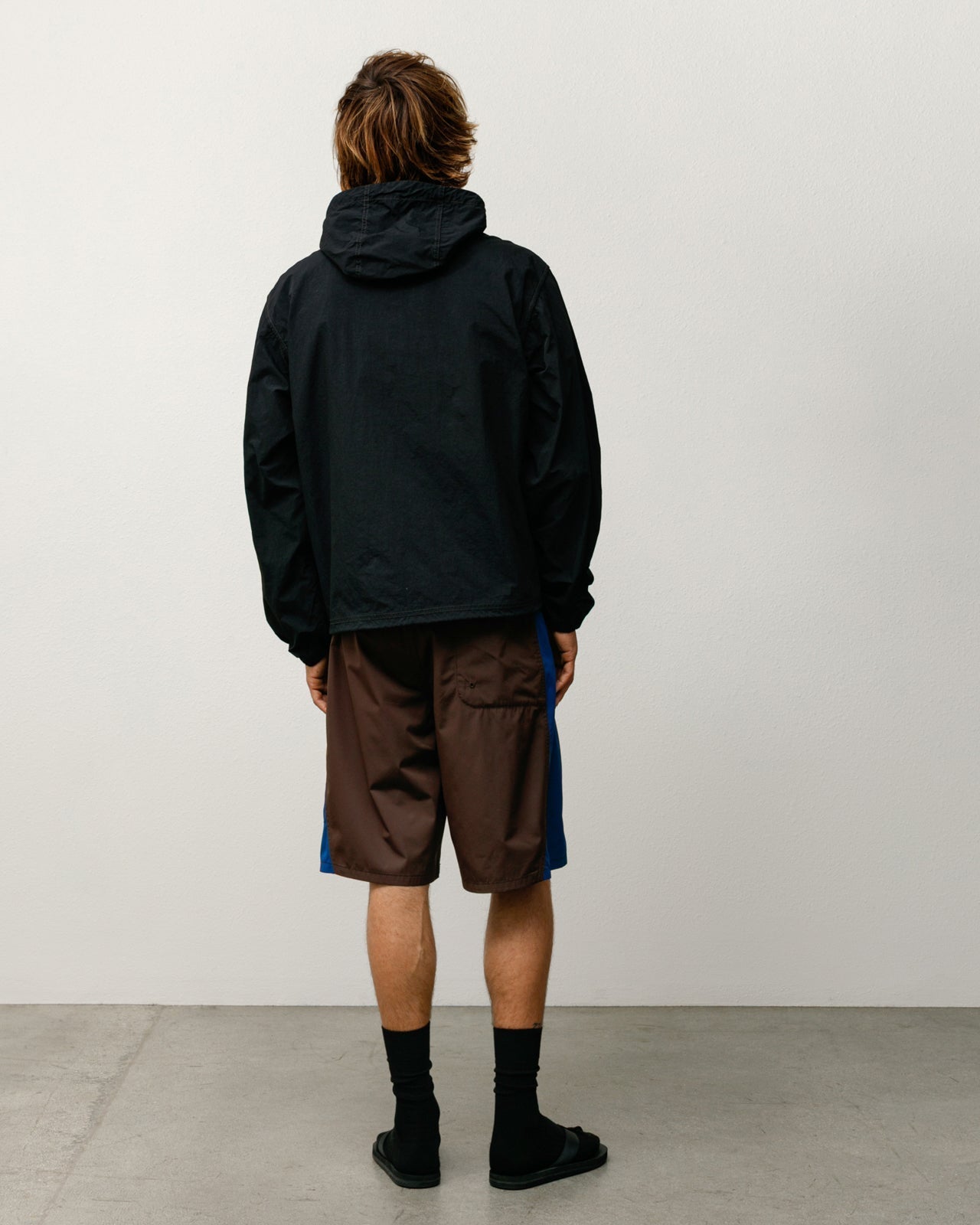 LIGHTWEIGHT HOODED JACKET