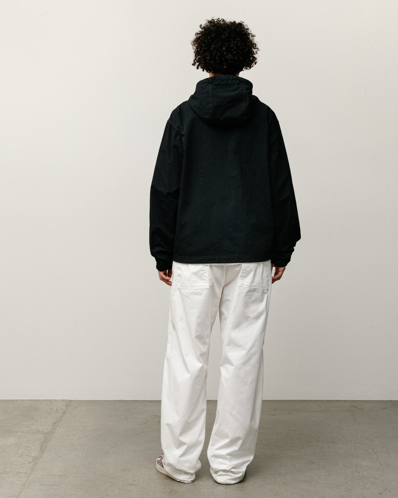 LIGHTWEIGHT HOODED JACKET