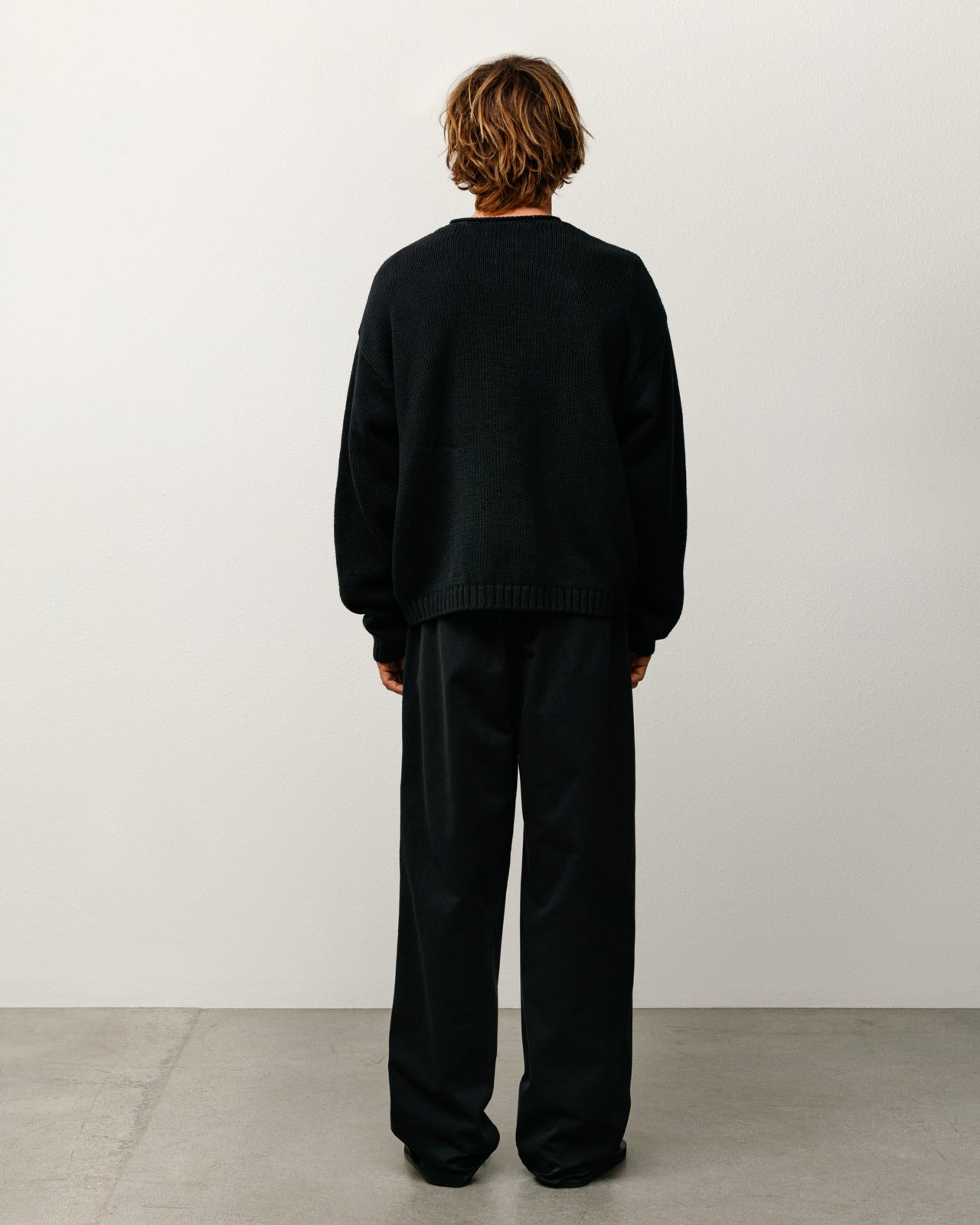 ROLL V NECK SWEATER