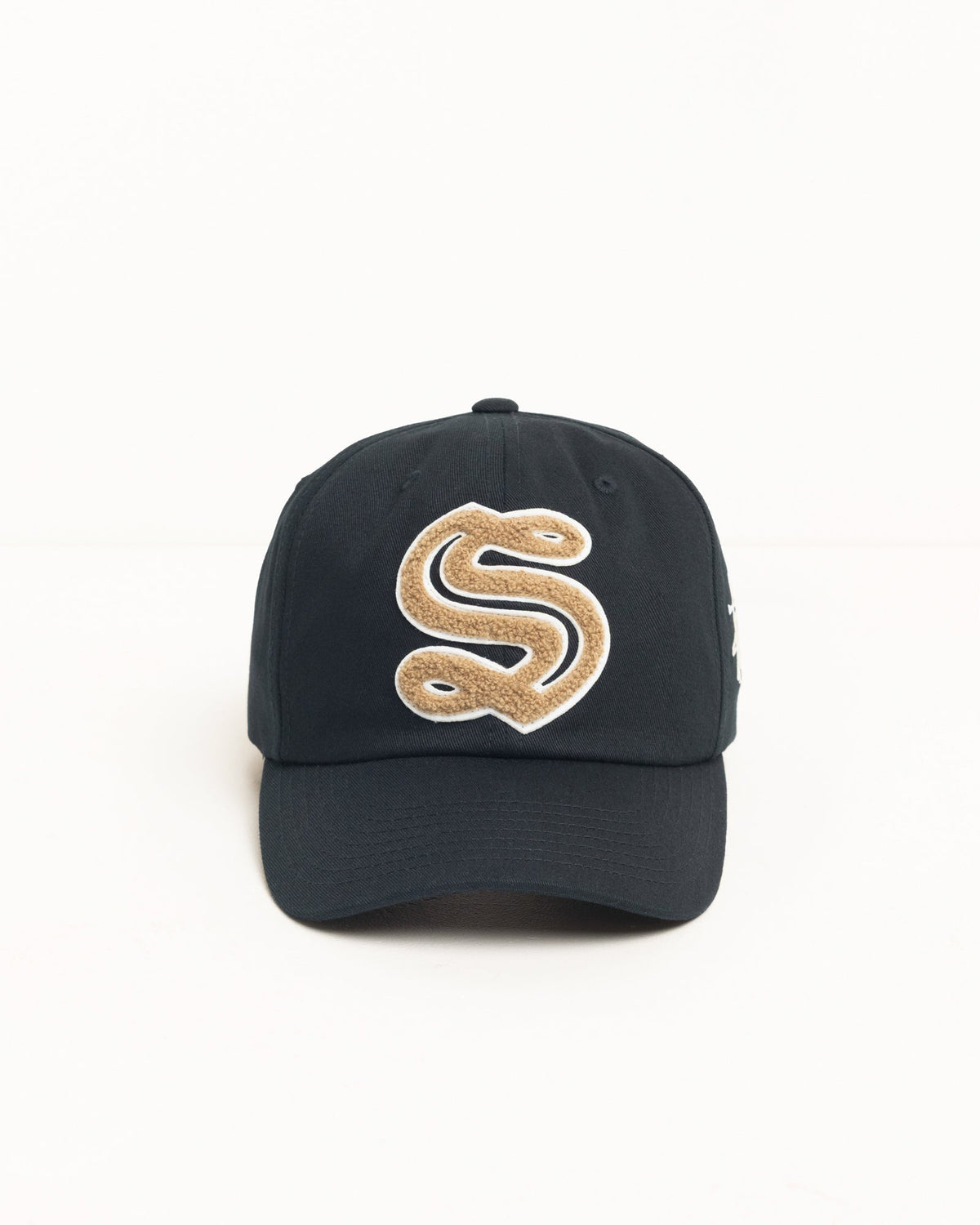 GOTHIC S SNAPBACK CAP